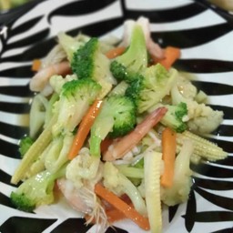 ผัดผักรวมมิตร