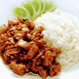 ไก่กระเทียม ราดข้าว