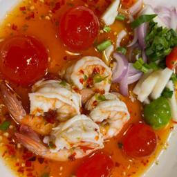 ยำกุ้ง ไข่แดง