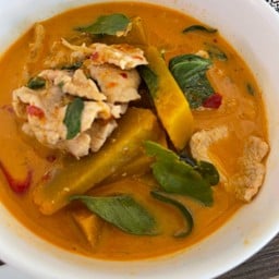 แกวเผ็ดหมูใส่ฝักทอง