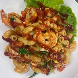 มักกะโรนีผัดซอสกุ้ง