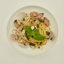 สปาเก็ตตี้ผัดหอยลายน้ำมันมะกอก