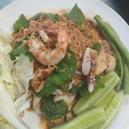 ลาบมาม่าทะเล