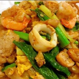 เส้นใหญผัดซีอิ๊วทะเล