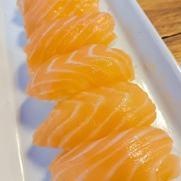 ซูชิย่างไฟ@แพไม้