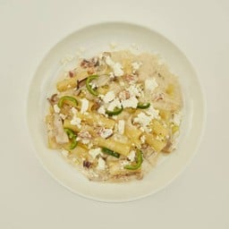 พาสต้าครีมซอสเห็ดเบคอนทรัฟเฟิลรีคอตตา