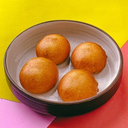 ซาลาเปาไข่เค็มลาวา 4 ลูก