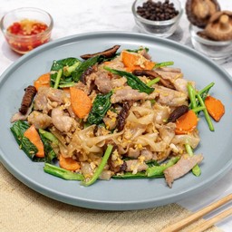 เส้นใหญ่ผัดซีอิ๊ว