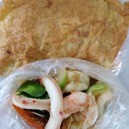 ผัดเขียวหวานทะเลไข่เจียว