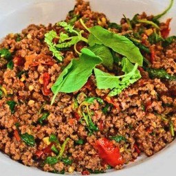 กระเพราเนื้อสับ (กับข้าว)