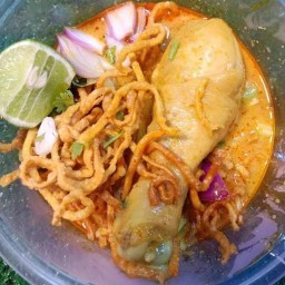 ร้าน รักเส้น ( ข้าวซอยมั้ยbyรักเส้น ) บ้านโป่ง