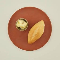 ขนมปังดินเนอร์ พร้อมเนย