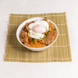 ข้าวหน้าหมูผัดกิมจิไข่ออนเซ็น