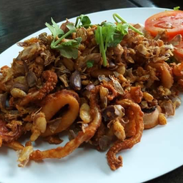 หมึกทอดกระเทียม