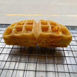 วาฟเฟิลนมสด(ไส้ฝอยทอง)