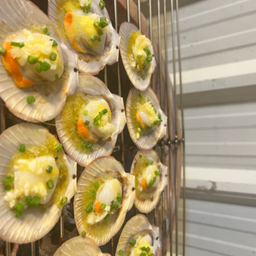 หอยเชลล์ย่างเนย