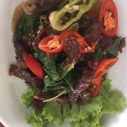 กระเพราเนื้อแดดเดียว