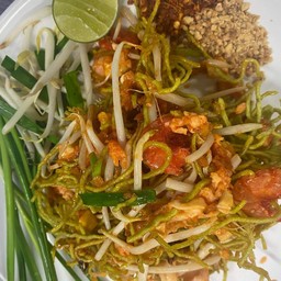 ผัดไทหมี่กรอบกุ้งสด