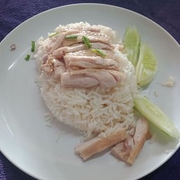 กินลมชมบึง