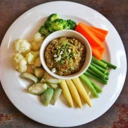 น้ำพริกหนุ่มผักลวก