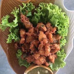 ปลากระพงทอดสมุนไพร 1 ตัว