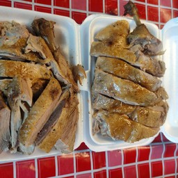 หนึ่งเป็ดพะโล้ ไก่ต้มน้ำปลา(ตลาดนัดวัดในไร่)