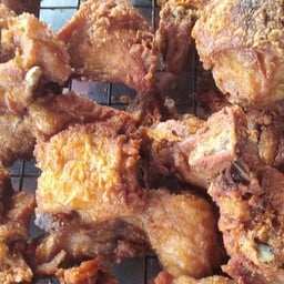ร้านพี่นาข้าวเหนียวไก่ทอดและข้าวหมก