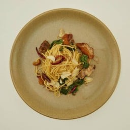 สปาเก็ตตี้ผัดขาหมูเยอรมัน