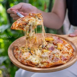 พิซซ่าบางกรอบ ทะเล แซลมอน