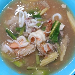 ราดหน้าทะเล เส้นใหญ่