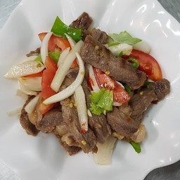 ยำเนื้อย่าง