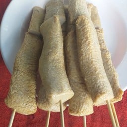 เจ๊แพทลูกชิ้นทอด (หนองไผ่)