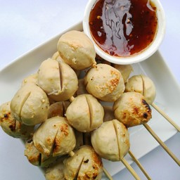 ลูกชิ้นทอด เกี๊ยวทอดป้าอ้อน