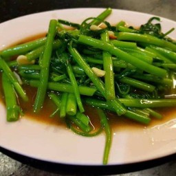 ผักบุ้งไฟแดง