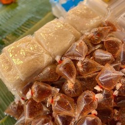 ไก่ย่างลุงแกละ ชายกลาง