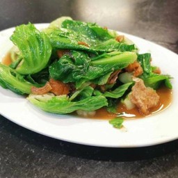 แขนงผัดหมูกรอบ