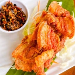 หมูสามชั้นทอดน้ำปลา
