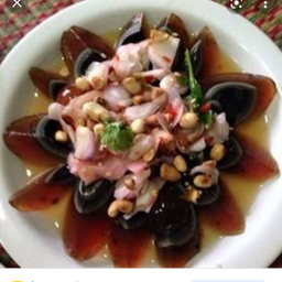 ยำไข่ม้า
