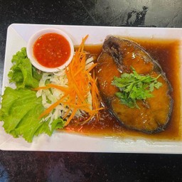 ปลาอินทรีย์ทอดน้ำปลา
