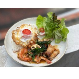 Kaprow Seafood & Crispy Pork