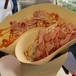 พิซซ่า ไข่ไก่ แฮม ไส้กรอก ปูอัด