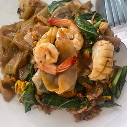 ผัดชีอิ้วทะเล