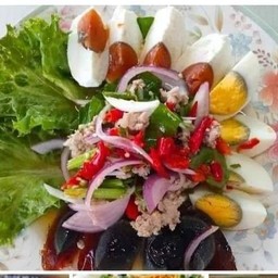 ยำสามไข่+หมูสับหรือปลากรอบ