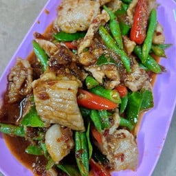 พริกแกงหมูกับข้าว
