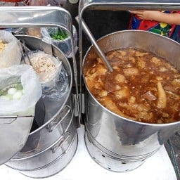 กระเพาะปลานายต้น