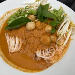 ครัวแม่น้อย ข้าวซอยไก่  ขนมจีนน้ำยา ตามสั่ง