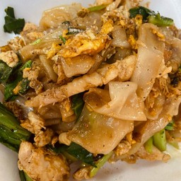 ผัดซีอิ๊วไก่