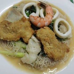 เจ๊จ๋องราดหน้าปลา