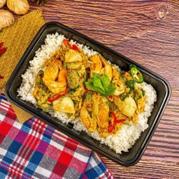 ข้าวผัดผงกะหรี่ ถาดไซส์M