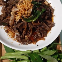 ลาบหมูคั่วเจียงใหม่ บางบัวทอง